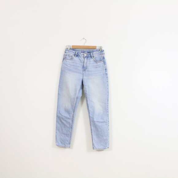 American Eagle Strigid Light Wash Short - Picture 2 of 6